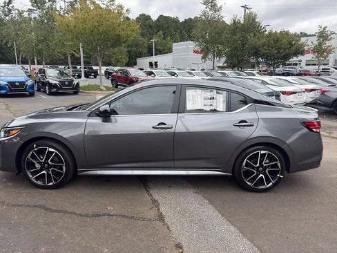 New 2025 Nissan Sentra SR image 4
