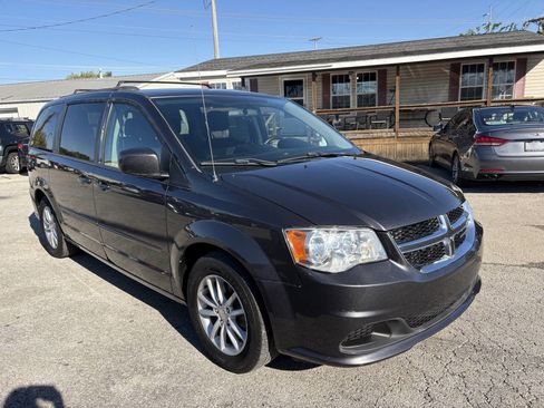 Used 2016 Dodge Grand Caravan SXT image 7