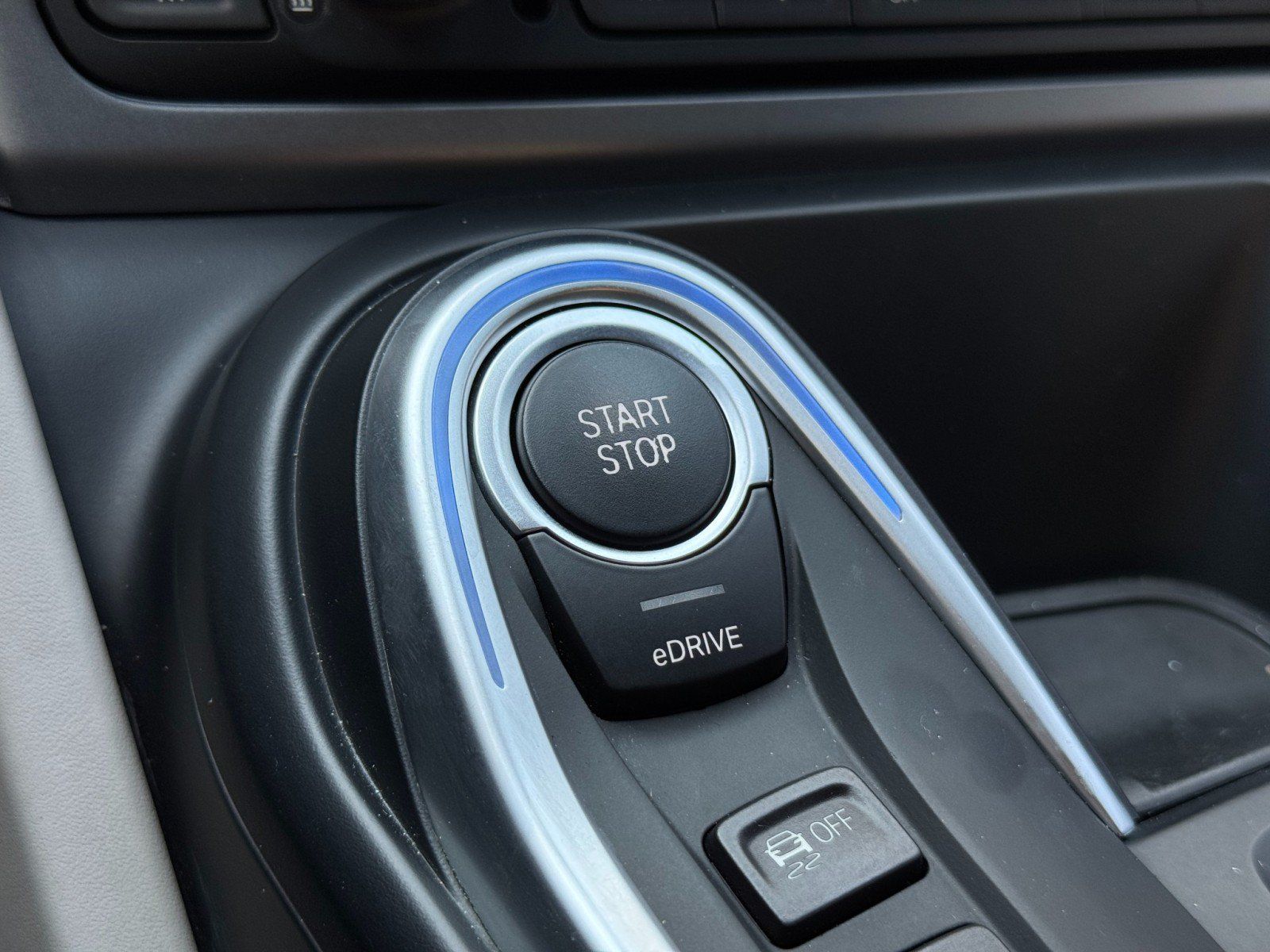 Used 2015 BMW i8 AWD/4WD image 27