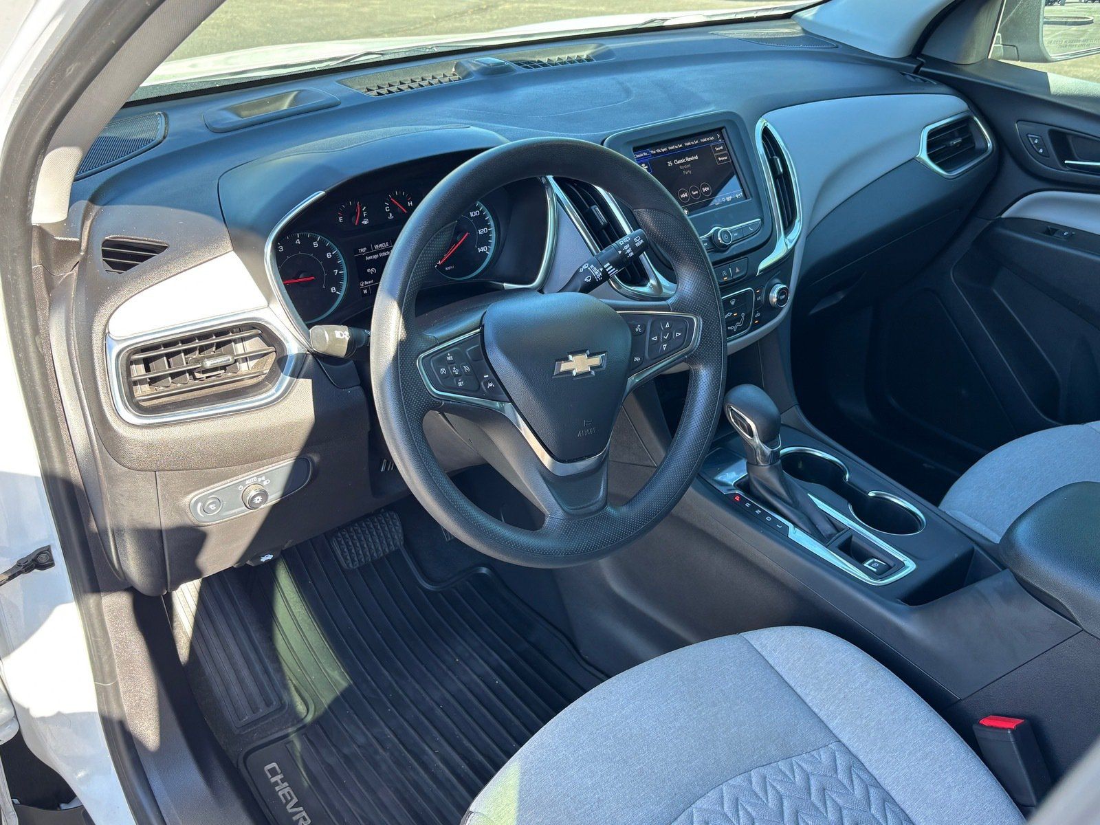 Used 2024 Chevrolet Equinox LS w/ Driver Confidence II Package FWD image 20