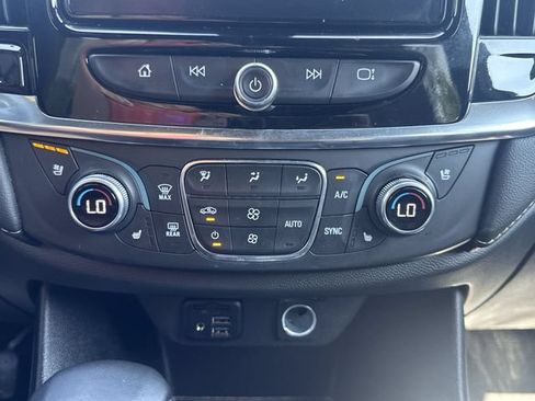 Used 2023 Chevrolet Traverse Premier w/ Redline Edition AWD/4WD image 19