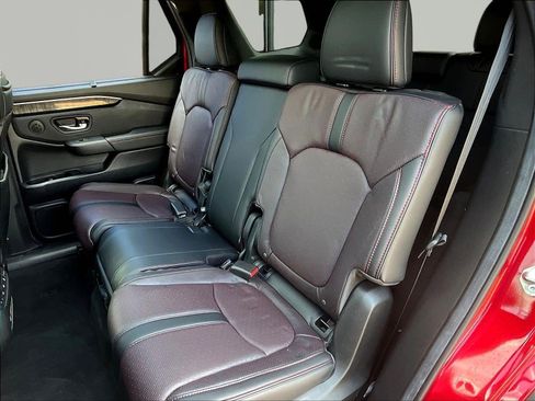 Used 2025 Honda Pilot Black Edition image 22