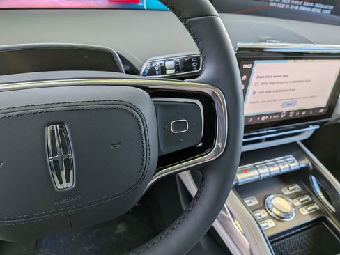 New 2026 Lincoln Nautilus Premier image 18