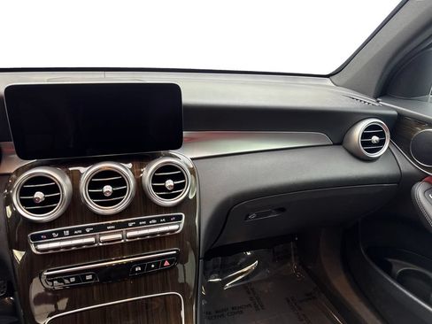 Used 2022 Mercedes-Benz GLC 300 w/ AMG Line image 51