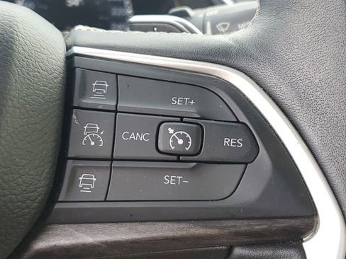 Used 2022 Jeep Grand Cherokee Limited AWD/4WD image 20