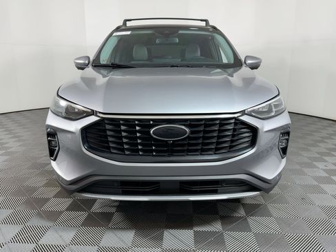 Used 2023 Ford Escape Platinum image 5