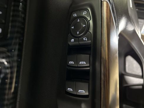 Used 2019 Chevrolet Silverado 1500 High Country w/ High Country Premium Package image 21