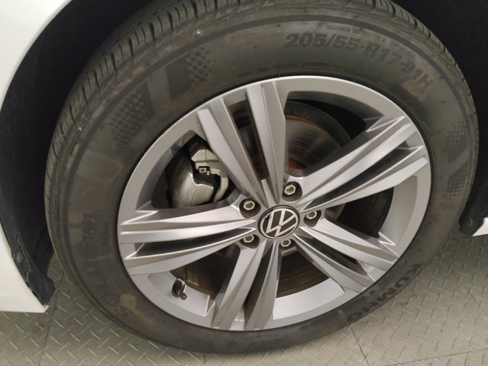 Used 2023 Volkswagen Jetta SE FWD image 31