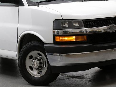 Used 2019 Chevrolet Express 3500 Extended w/ Driver Convenience Package image 3