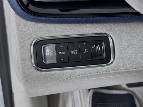 New 2026 Buick Enclave Avenir image 10