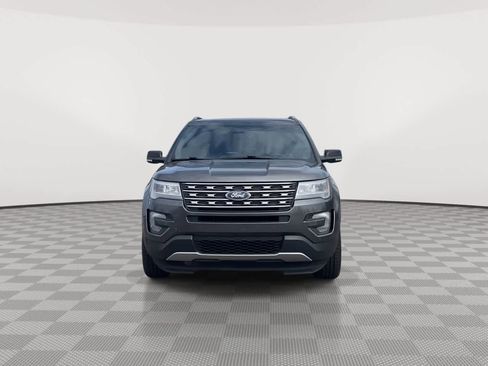 Used 2016 Ford Explorer XLT w/ Equipment Group 202A AWD/4WD image 3