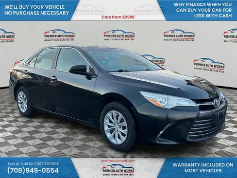 Used 2016 Toyota Camry LE image 3