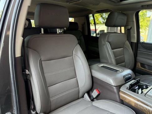 Used 2019 GMC Yukon XL Denali w/ Open Road Package image 33