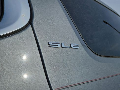 Used 2020 GMC Acadia SLE w/ Driver Convenience Package image 11