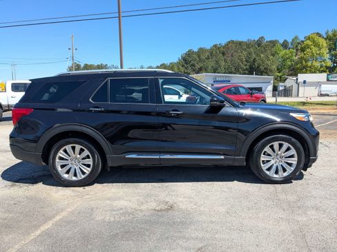 Used 2020 Ford Explorer Limited RWD image 3