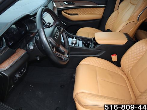 Used 2023 Jeep Grand Cherokee L Summit image 15