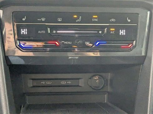 Used 2022 Volkswagen Tiguan SE image 22