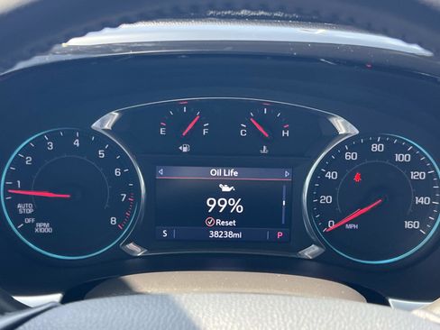 Used 2021 Chevrolet Traverse LT FWD image 11