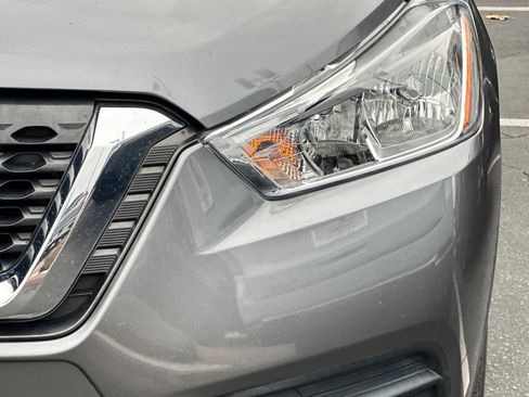 Used 2018 Nissan Kicks S image 47