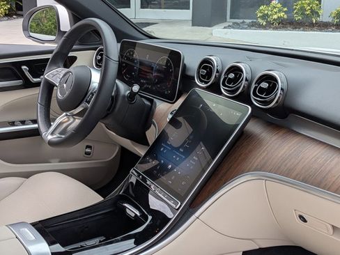 Used 2024 Mercedes-Benz C 300 4MATIC Sedan image 19