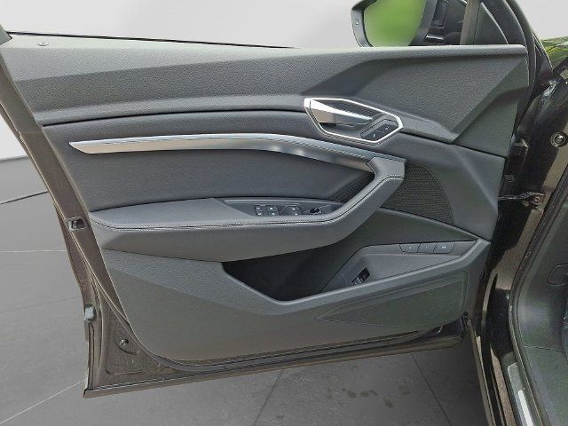 Used 2023 Audi e-tron Premium AWD/4WD image 12