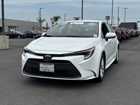 Certified 2025 Toyota Corolla LE w/ LE Premium Package FWD image 5