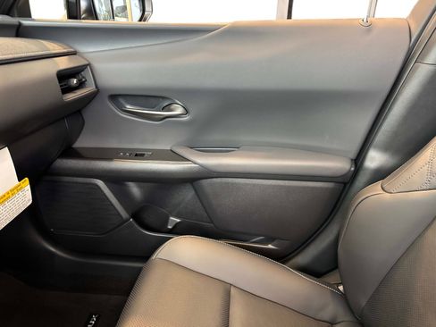 New 2026 Lexus UX 300h AWD image 23