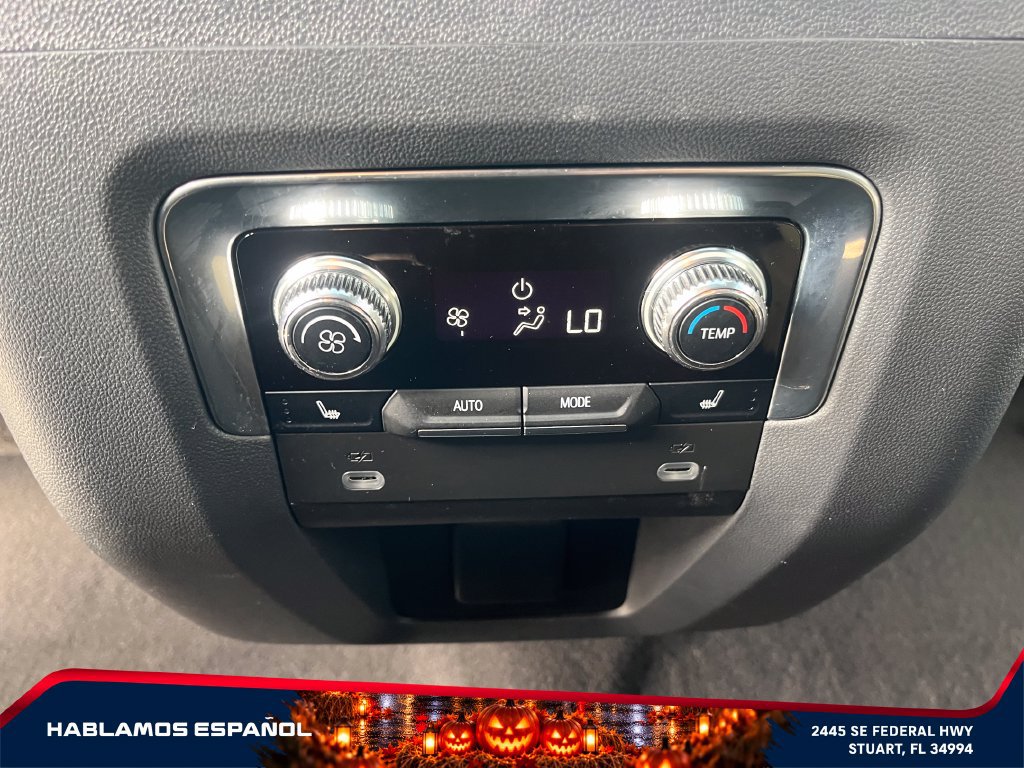 Used 2021 GMC Yukon XL Denali w/ Denali Premium Package AWD/4WD image 34