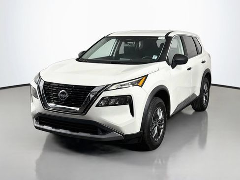 Used 2023 Nissan Rogue S AWD/4WD image 3