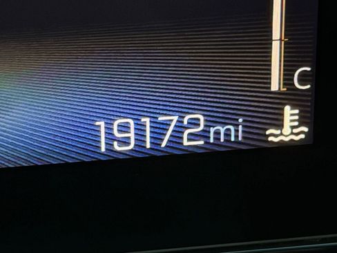 Used 2025 Chevrolet Trax LT w/ LT Convenience Package image 38