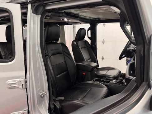 Used 2023 Jeep Wrangler Unlimited Sahara AWD/4WD image 42
