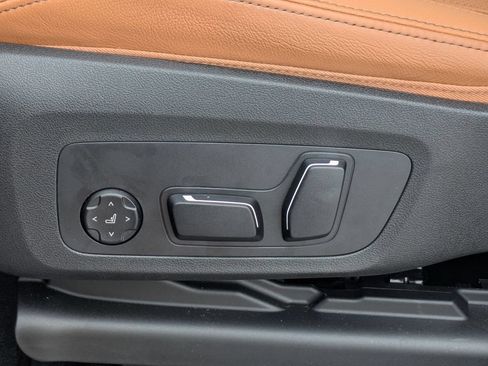 Used 2025 BMW X4 xDrive30i AWD/4WD image 12