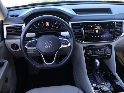 Certified 2022 Volkswagen Atlas SE image 15