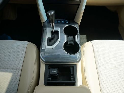 Used 2014 Toyota Camry XLE w/ Leather Package image 24