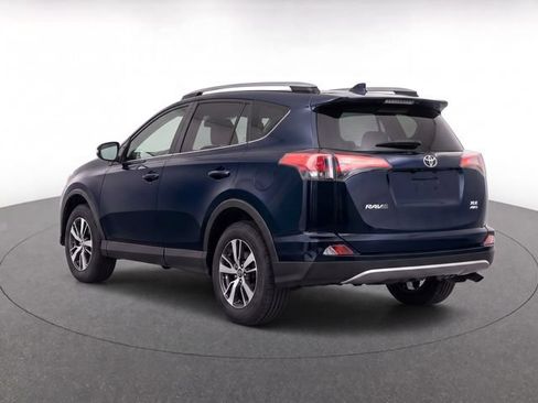 Used 2018 Toyota RAV4 XLE AWD/4WD image 3