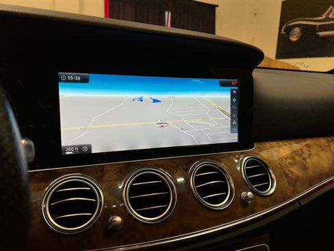 Used 2017 Mercedes-Benz E 300 image 25