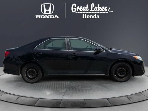 Used 2012 Toyota Camry LE FWD image 8