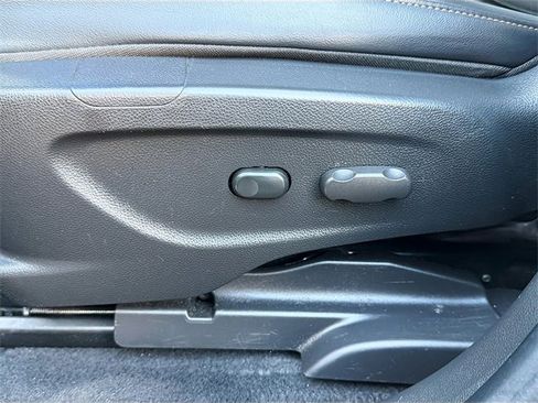 Used 2020 Chevrolet Trax LT w/ LT Convenience Package image 22