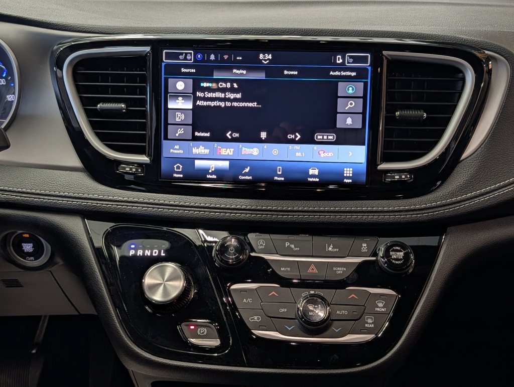 New 2027 Chrysler Pacifica Select FWD image 9