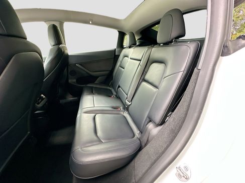 Used 2023 Tesla Model Y Performance image 24