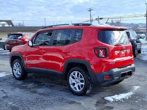 Used 2016 Jeep Renegade Latitude w/ Popular Equipment Group image 4