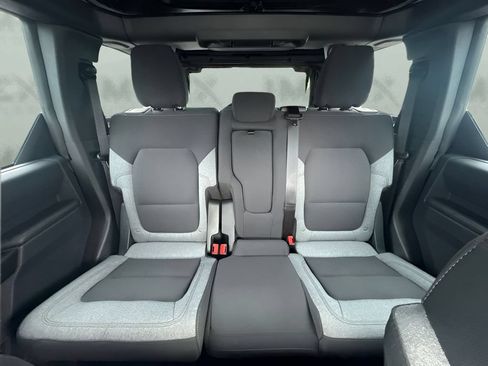 Used 2025 Ford Bronco 4-Door w/ Sasquatch Package AWD/4WD image 6