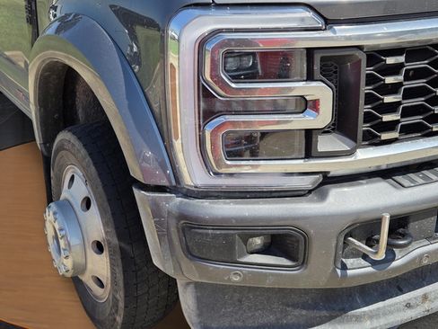 Used 2025 Ford F450 Platinum w/ FX4 Off-Road Package AWD/4WD image 4
