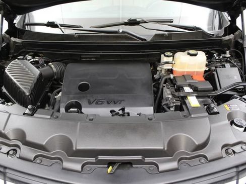 Used 2022 Chevrolet Traverse LS FWD image 33