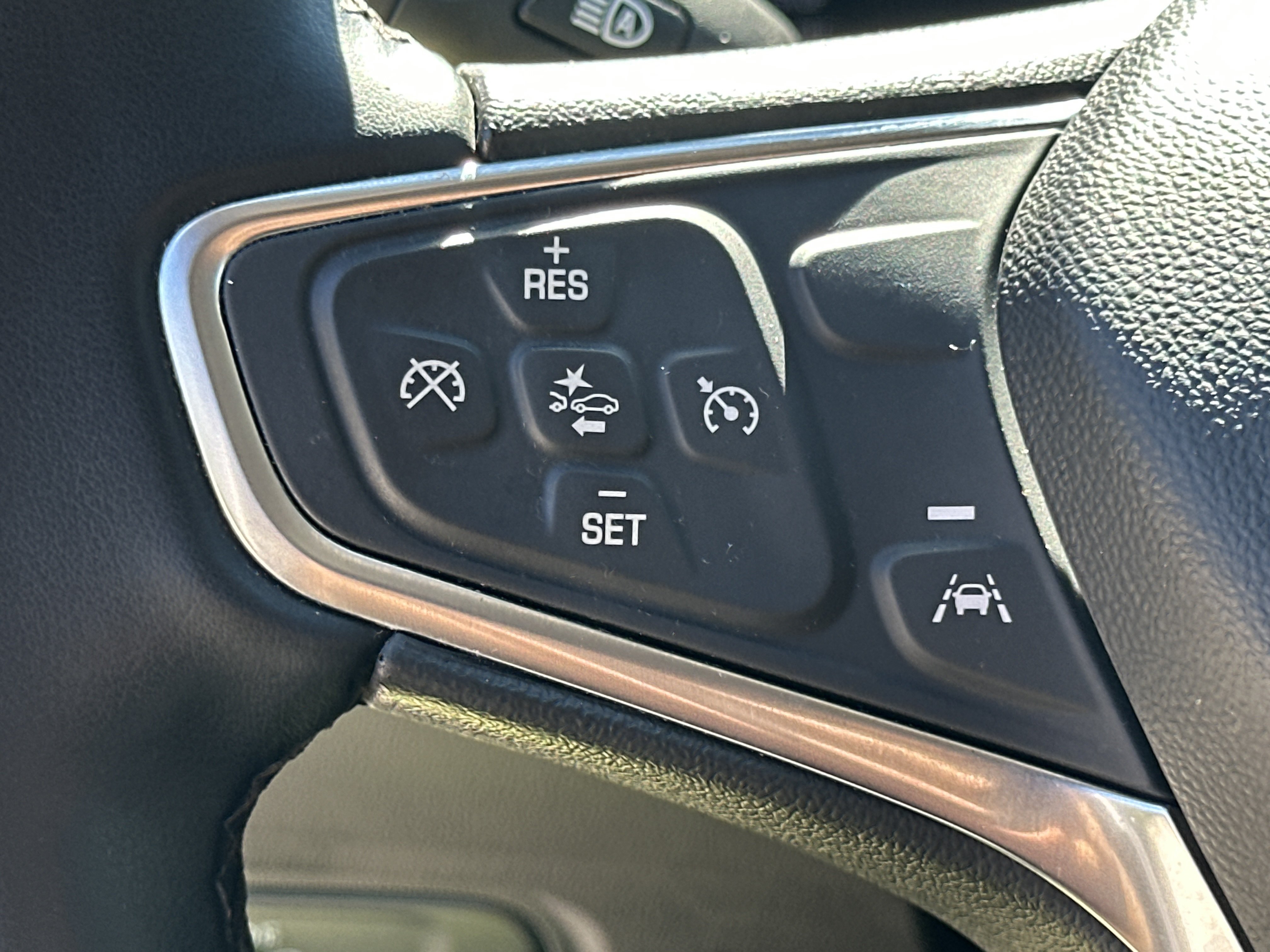 Used 2024 Chevrolet Equinox LT AWD/4WD image 24