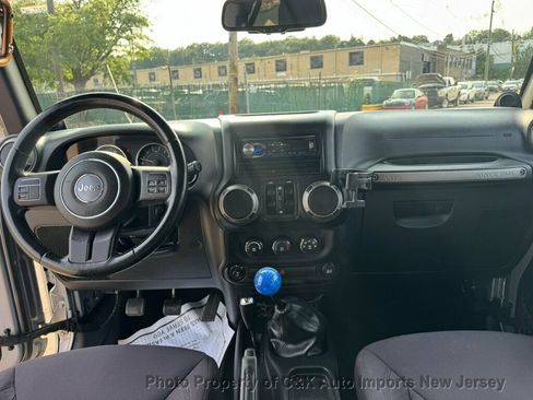 Used 2013 Jeep Wrangler Unlimited Sport AWD/4WD image 31