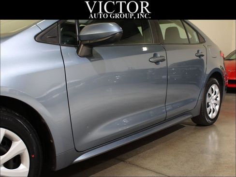 Used 2020 Toyota Corolla LE FWD image 6
