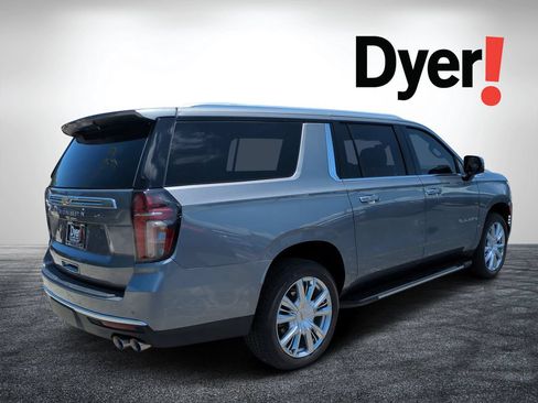 Used 2022 Chevrolet Suburban High Country AWD/4WD image 3