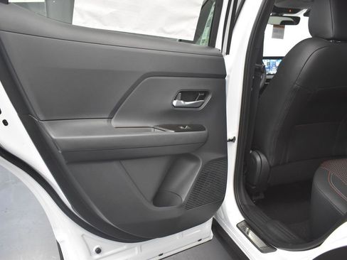 New 2026 Nissan Kicks SR w/ Illumination Package FWD image 16