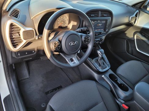 Used 2020 Kia Soul LX image 25